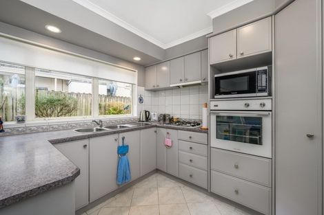 Photo of property in 86 Bob Charles Drive, Golflands, Auckland, 2013