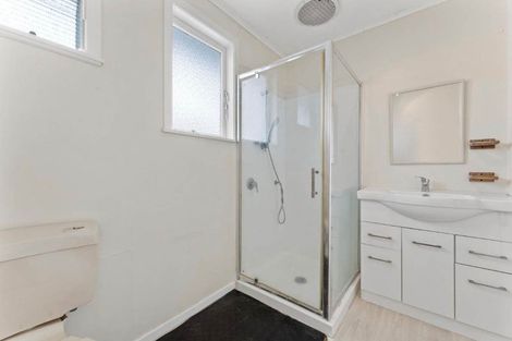 Photo of property in 536 Glenfield Road, Glenfield, Auckland, 0629