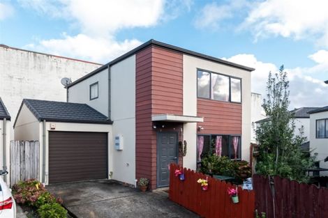 Photo of property in 17 Rakich Place, Henderson, Auckland, 0612