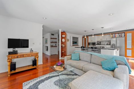 Photo of property in 15 Whale Cove, Stanmore Bay, Whangaparaoa, 0932