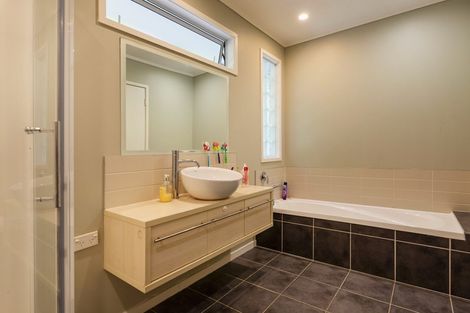 Photo of property in 36 Lemnos Place, Titirangi, Auckland, 0604