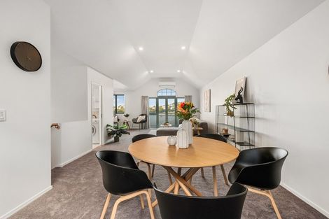 Photo of property in 93a Kelburn Parade, Kelburn, Wellington, 6012