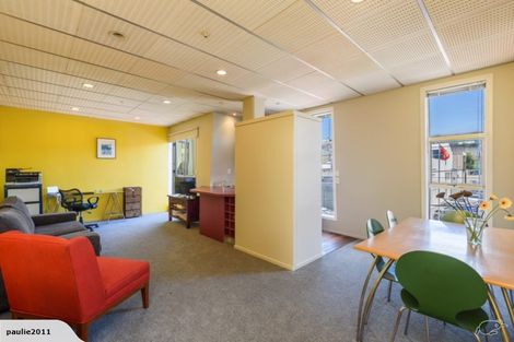 Photo of property in 5/17 Adelaide Road, Mount Cook, Wellington, 6021