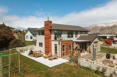 Photo of property in 9 Diamond Lane, Wanaka, 9305