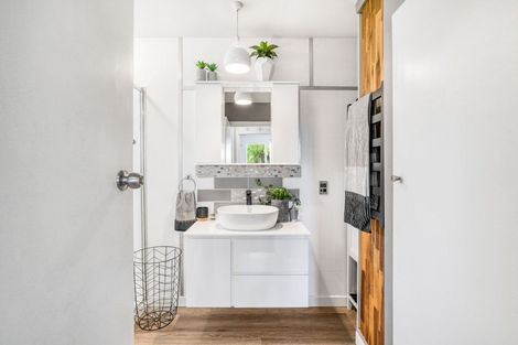 Photo of property in 27 Jenkins Avenue, Redwood, Christchurch, 8051