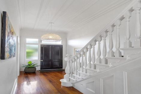 Photo of property in 75 Vauxhall Road, Devonport, Auckland, 0624