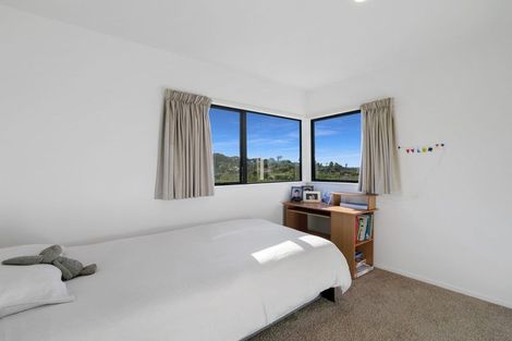 Photo of property in 33a Bronzewing Terrace, Unsworth Heights, Auckland, 0632