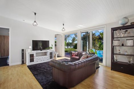Photo of property in 15a Sea View Terrace, Cockle Bay, Auckland, 2014