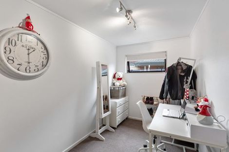 Photo of property in 24 Saint James Court, Paraparaumu, 5032