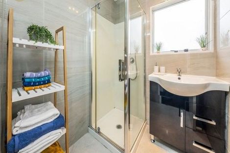 Photo of property in 2/11 Rollerson Street, Papakura, 2110