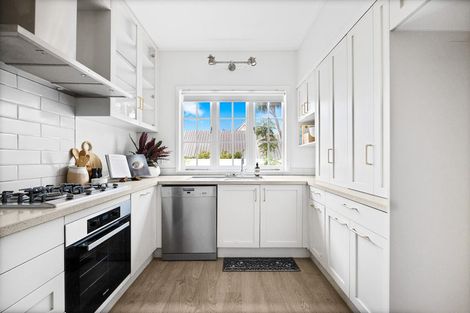 Photo of property in 203 Hurstmere Road, Takapuna, Auckland, 0622