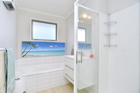 Photo of property in 1/28 Kirsten Place, Parklands, Christchurch, 8083