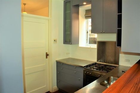 Photo of property in 2/17 Oriental Terrace, Oriental Bay, Wellington, 6011