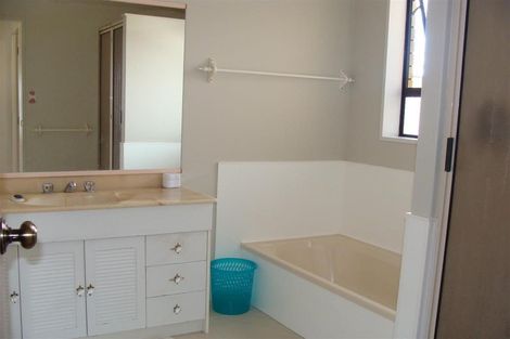 Photo of property in 2/478 Devonport Road, Tauranga South, Tauranga, 3112