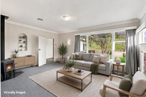 Photo of property in 36 Ongo Road, Hunterville, 4730