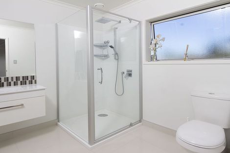 Photo of property in 10a Bacot Place, Howick, Auckland, 2014