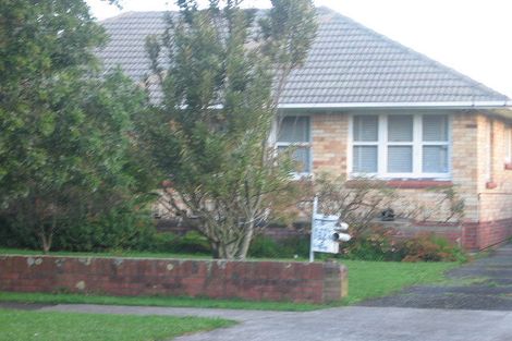 Photo of property in 35 Hamilton Road, Papatoetoe, Auckland, 2025