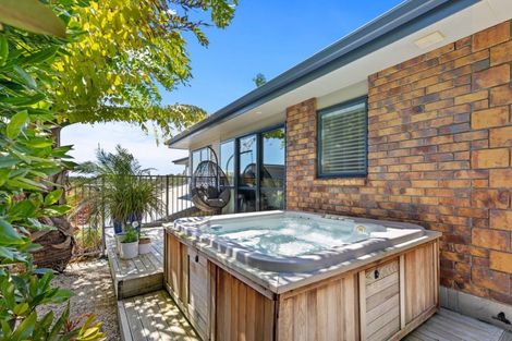Photo of property in 18 Ko Place, Pyes Pa, Tauranga, 3112