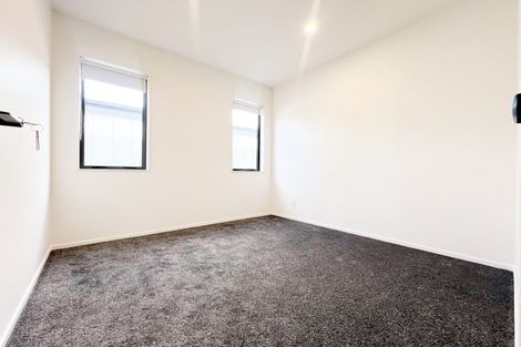 Photo of property in 32 Puhikawa Street, Massey, Auckland, 0614