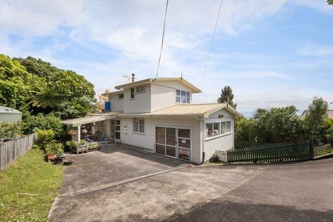 Photo of property in 10 Adams Road, Thornton Bay, Thames, 3575