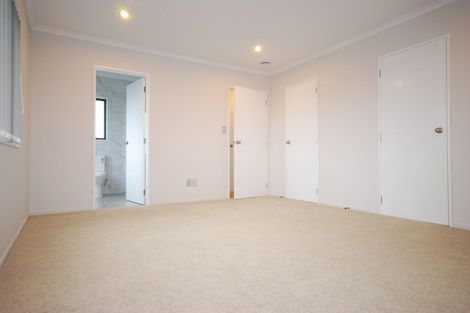 Photo of property in 8 Whekau Drive, Takanini, 2112