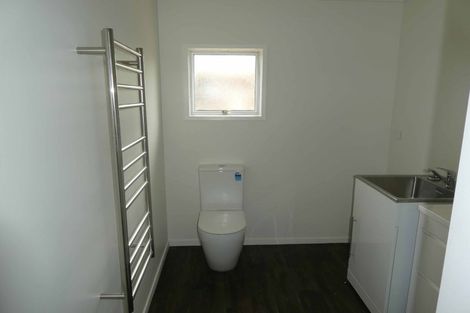 Photo of property in 1/22 Robert Burke Place, Henderson, Auckland, 0612