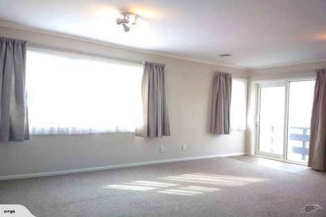 Photo of property in 1/43 Edgecombe Street, Newlands, Wellington, 6037