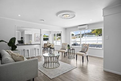 Photo of property in 25 Hobart Crescent, Wattle Downs, Auckland, 2103