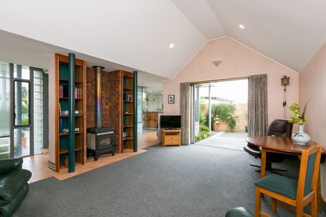 Photo of property in 4a Neeve Place, Taradale, Napier, 4112