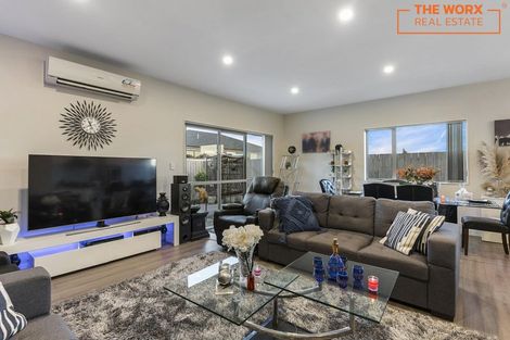 Photo of property in 11 Regis Park Drive, Pukekohe, 2120