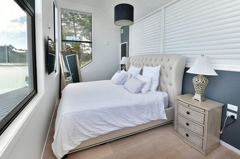 Photo of property in 254 Wade River Road, Wade Heads, Whangaparaoa, 0932