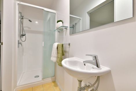 Photo of property in 17/3 Riverside Road, Orewa, 0931