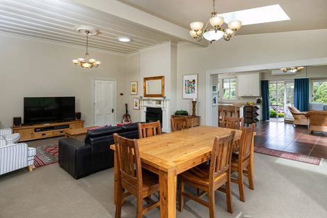 Photo of property in 278a Forest Hill Road, Waiatarua, Auckland, 0612