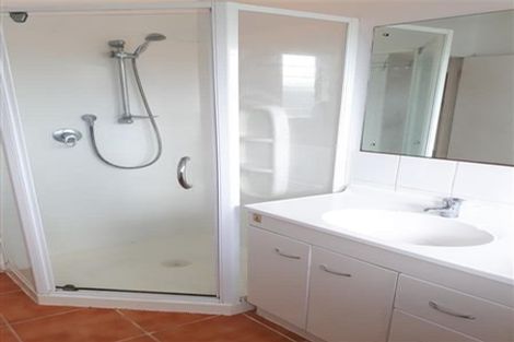 Photo of property in 67 View Road, Henderson, Auckland, 0612