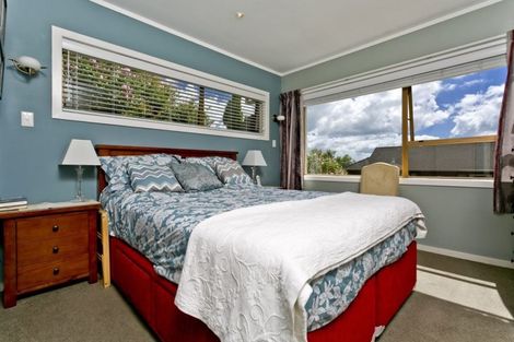 Photo of property in 1/2 Morice Place, Torbay, Auckland, 0630