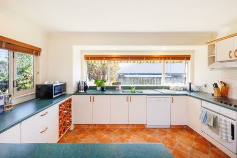 Photo of property in 9 Woodgate Court, Fitzherbert, Palmerston North, 4410