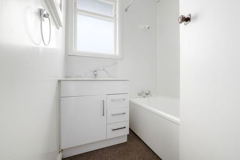 Photo of property in 9a Hockin Place, Fairfield, Hamilton, 3214