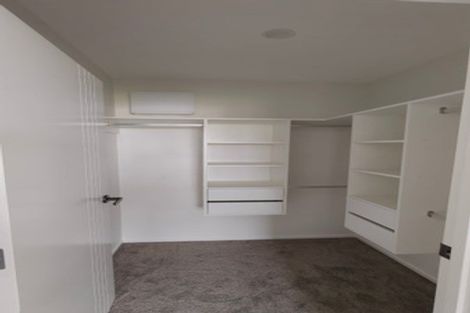 Photo of property in 118 Chivalry Road, Glenfield, Auckland, 0629