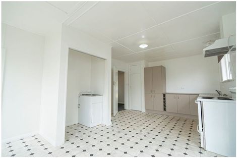 Photo of property in 71 Queenwood Road, Levin, 5510