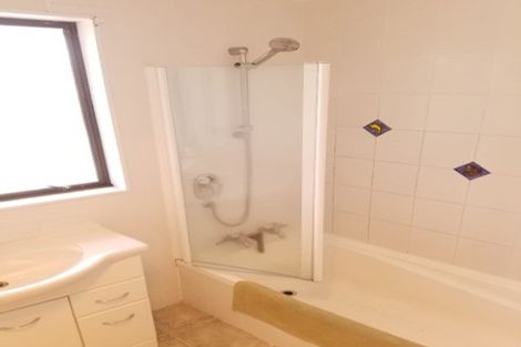 Photo of property in 2 Corric Hill, Torbay, Auckland, 0630