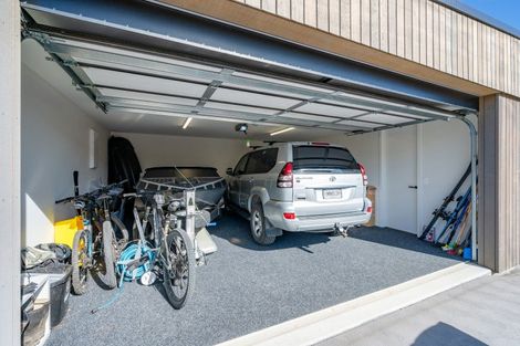 Photo of property in 6 Akitu Rise, Wanaka, 9305