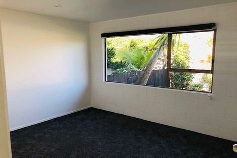Photo of property in 1/43 Seaton Road, Murrays Bay, Auckland, 0630