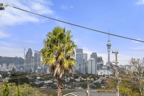 Photo of property in 23a Onepoto Road, Hauraki, Auckland, 0622