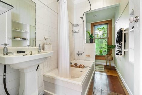 Photo of property in 27 Rutland Road, Stanley Point, Auckland, 0624