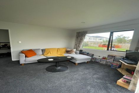 Photo of property in 11 Rosses Place, Pinehill, Auckland, 0632