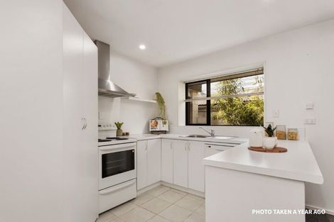 Photo of property in 2/30 Lees Road, Strowan, Christchurch, 8052