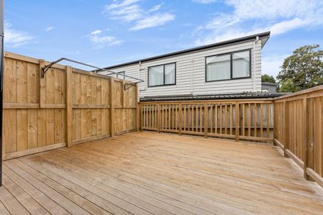 Photo of property in 66e Royal View Road, Te Atatu South, Auckland, 0610