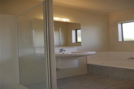 Photo of property in 13 Tieke Place, Horahora, Whangarei, 0110