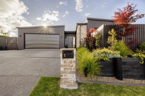 Photo of property in 1 Kiritiana Close, Pyes Pa, Tauranga, 3112