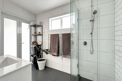 Photo of property in 18 Wairakei Street, Greenlane, Auckland, 1051